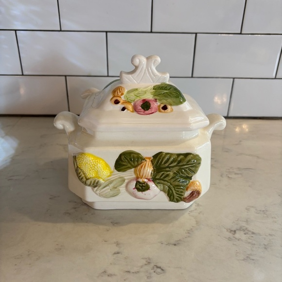 Vintage Ceramic Embossed Vegetable Soup Tureen with Ladle Oval Japan Whimsical - Picture 4 of 10